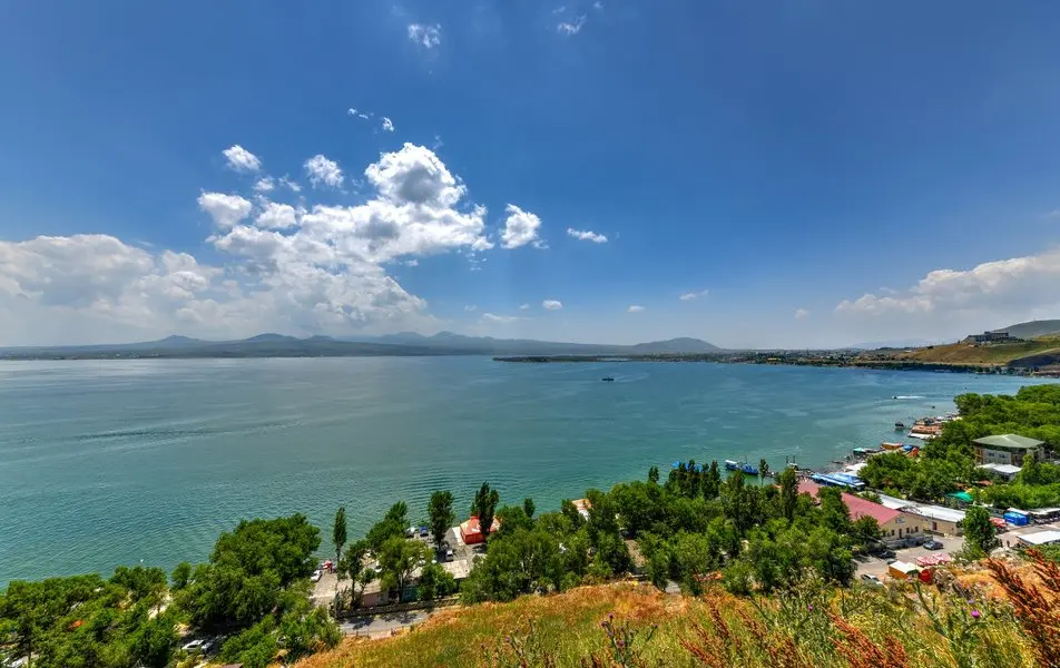 Севанская идиллия: монастырь над облаками